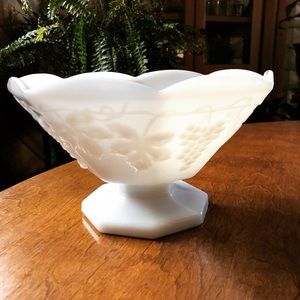 Vtg Milkglass Bowl